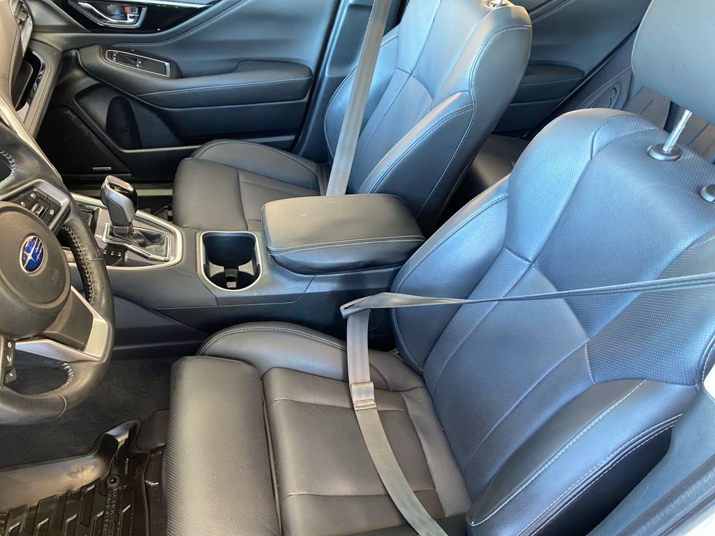 2022 Subaru Outback Limited photo 4