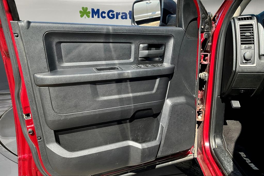 2015 Ram 1500 Tradesman photo 16
