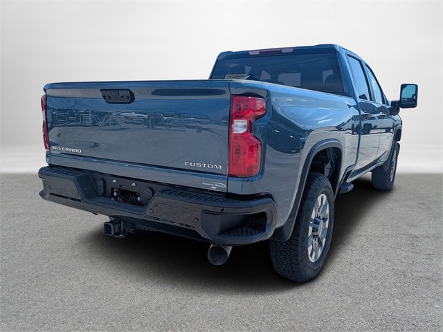 2025 Chevrolet Silverado 2500HD Custom photo 4