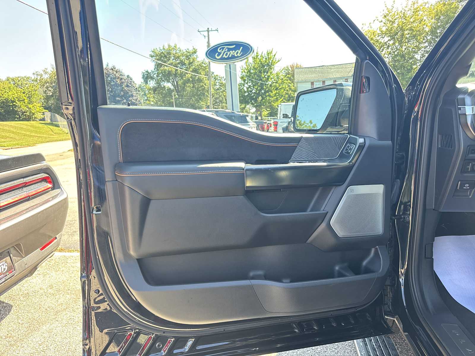 2023 Ford F-150 Platinum photo 22