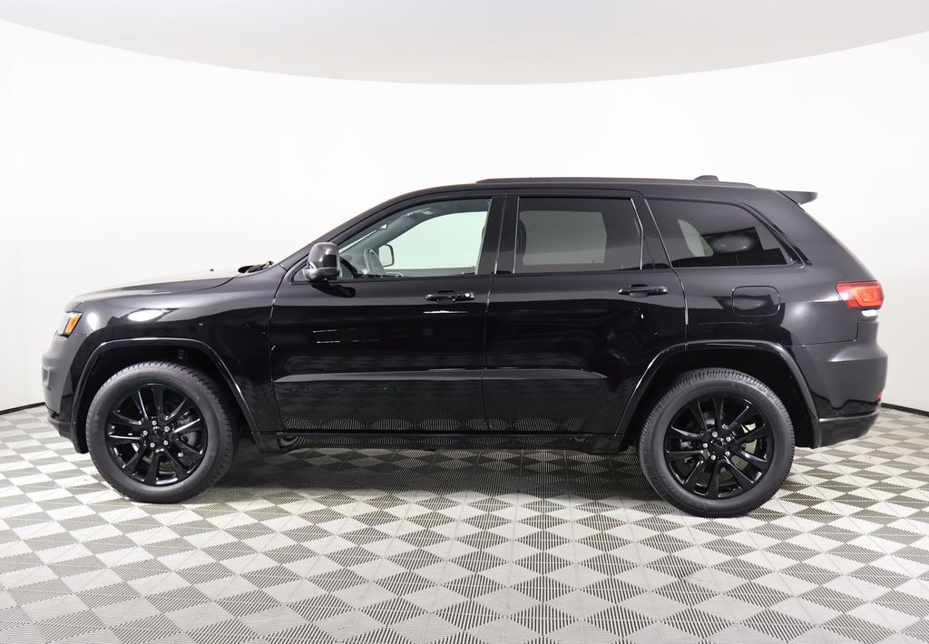 2020 Jeep Grand Cherokee Altitude photo 3