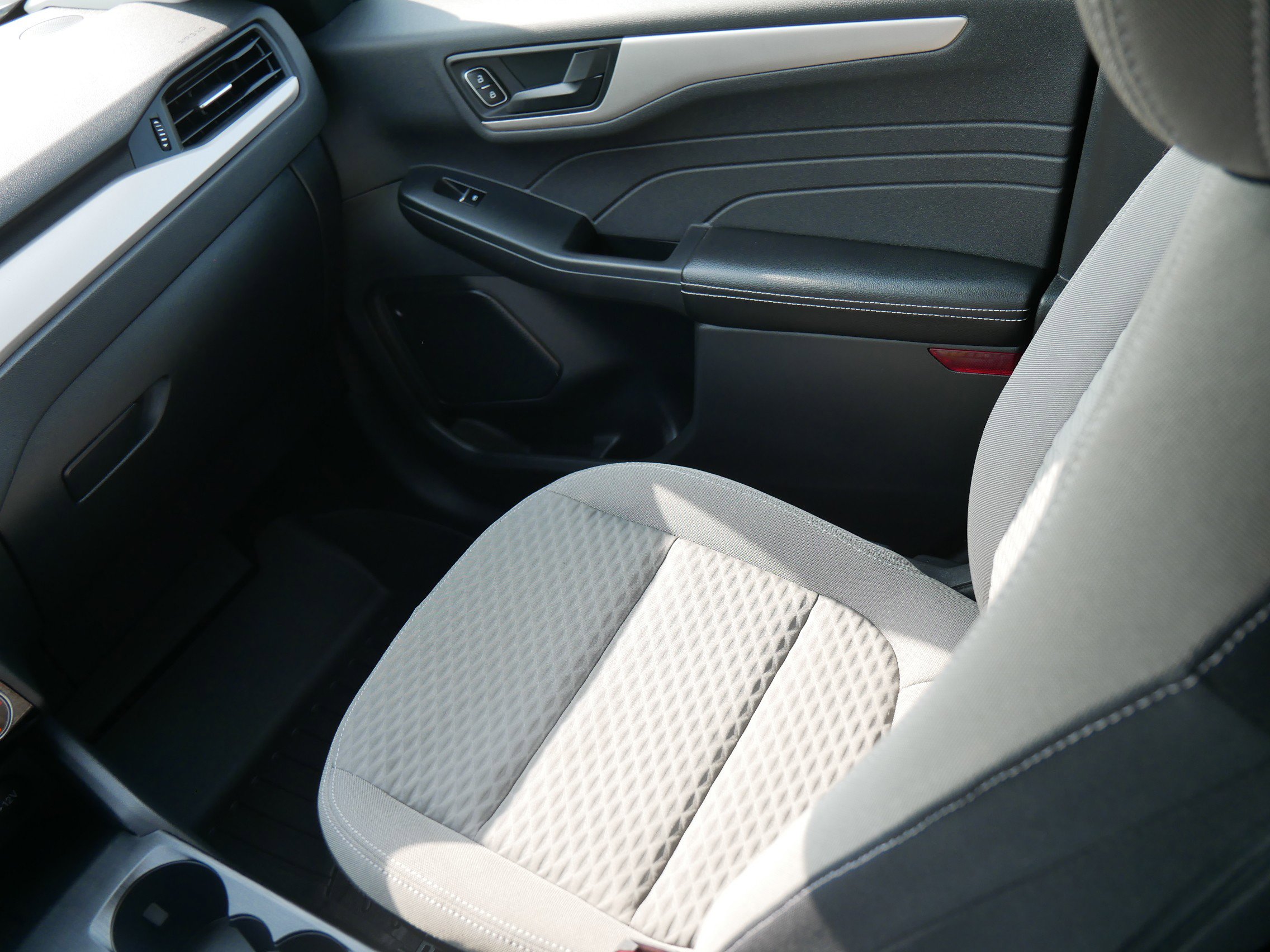 2022 Ford Escape SE photo 12