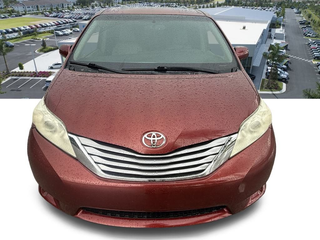 2017 Toyota Sienna L photo 7