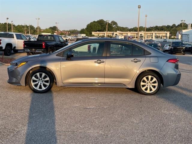 2022 Toyota Corolla LE photo 4