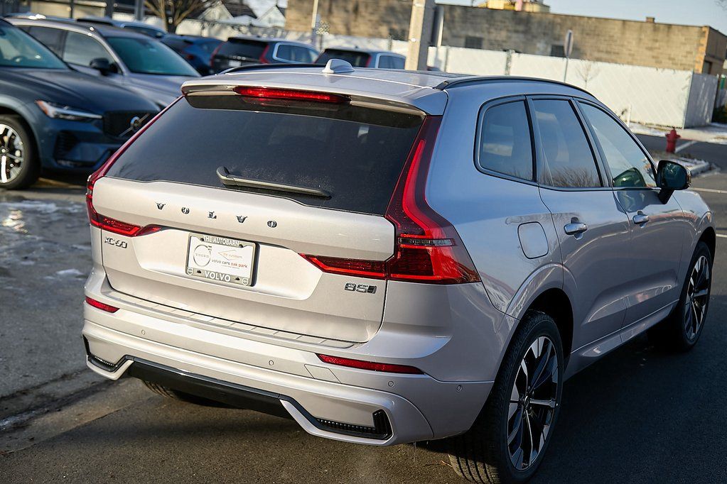 2026 VOLVO XC60 - Image 8