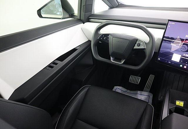2024 Tesla Cybertruck photo 14