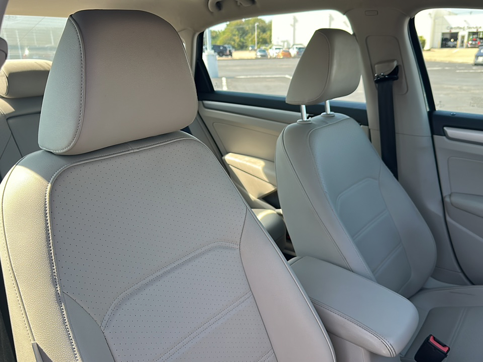 2022 Volkswagen Passat 2.0T SE photo 11