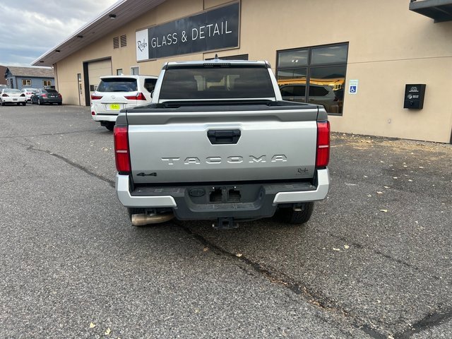2024 Toyota Tacoma TRD Off-Road photo 3