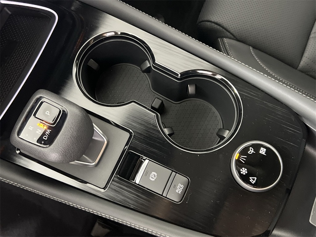 2026 Nissan Rogue Platinum photo 21