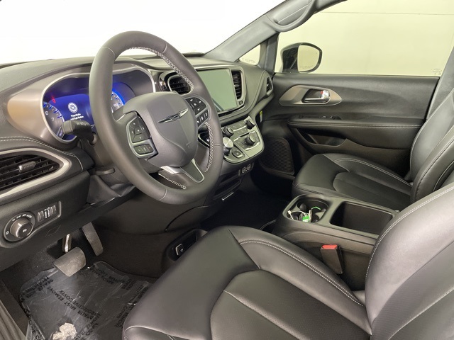 2025 Chrysler Pacifica photo 21