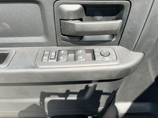 2025 Ram 2500 Tradesman photo 4