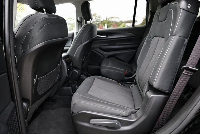 2023 Jeep Grand Cherokee Laredo photo 23