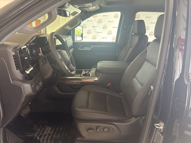 2026 Chevrolet Silverado 2500HD LT photo 3