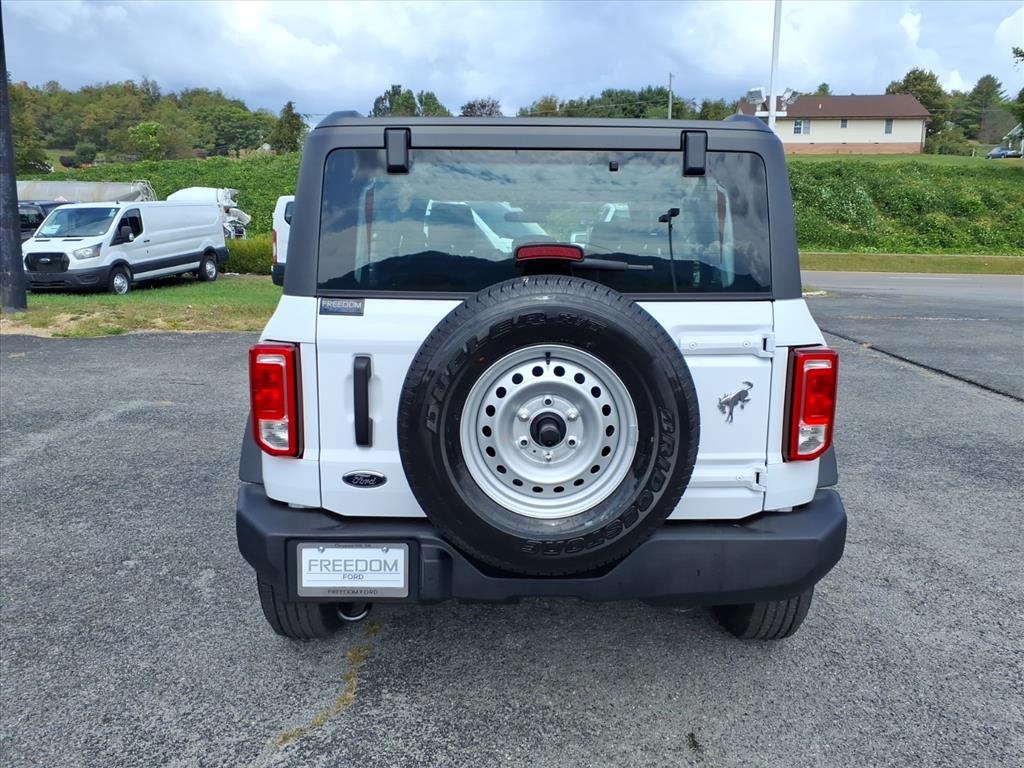 2025 Ford Bronco Base photo 11
