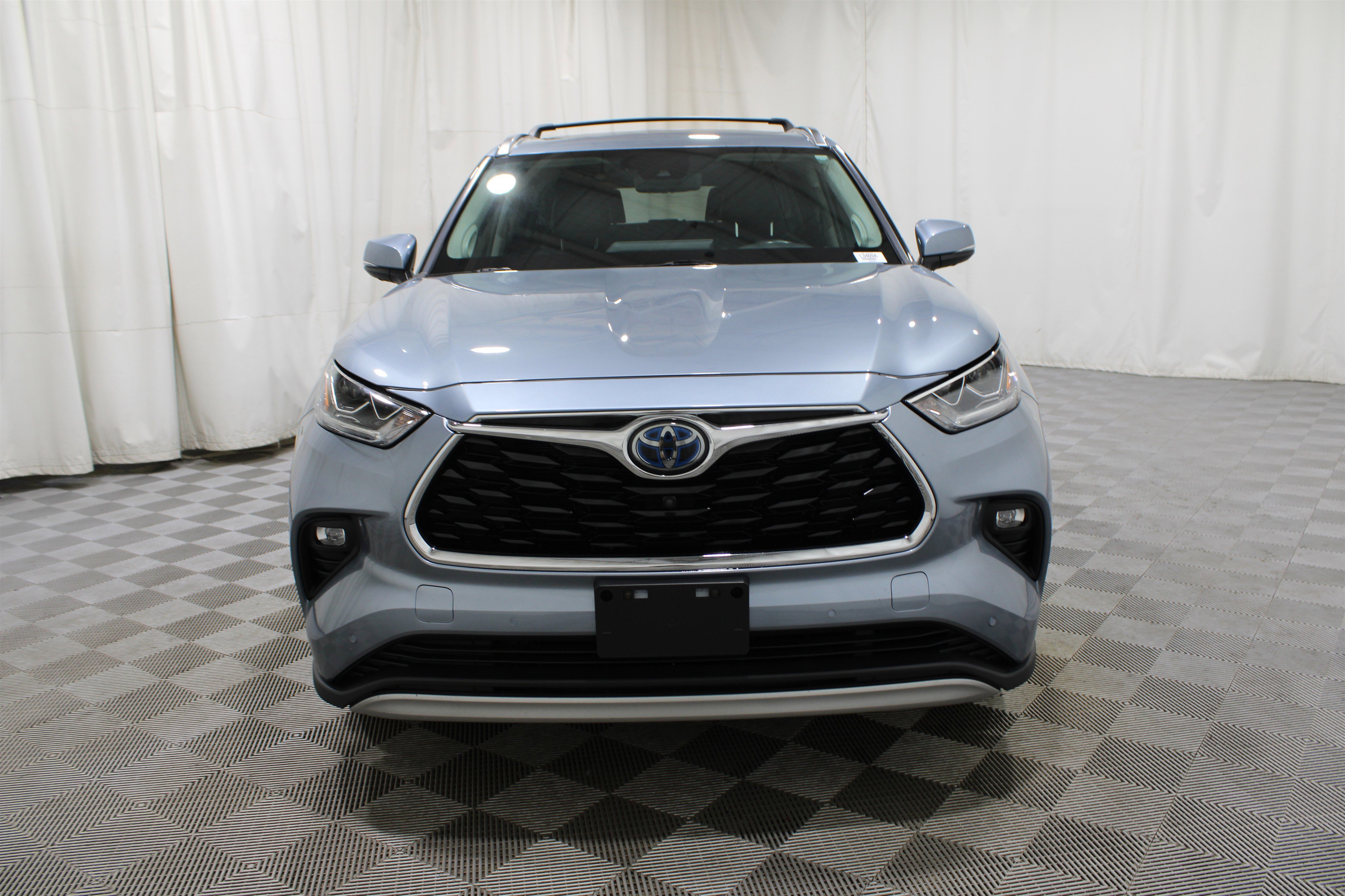 2020 Toyota Highlander Hybrid Platinum photo 18
