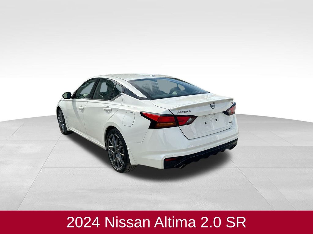 2024 Nissan Altima SR photo 3