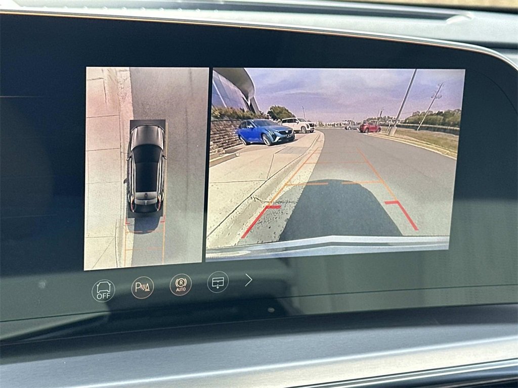 2026 Cadillac Lyriq Luxury photo 12