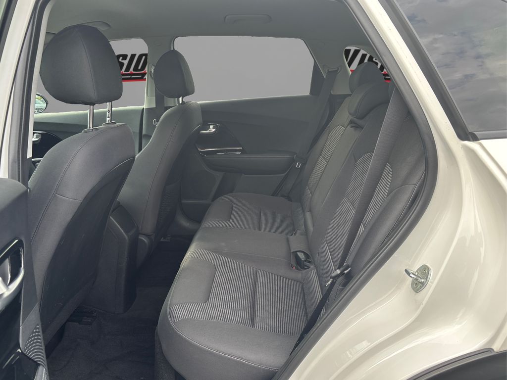 2022 Kia Niro LXS photo 10