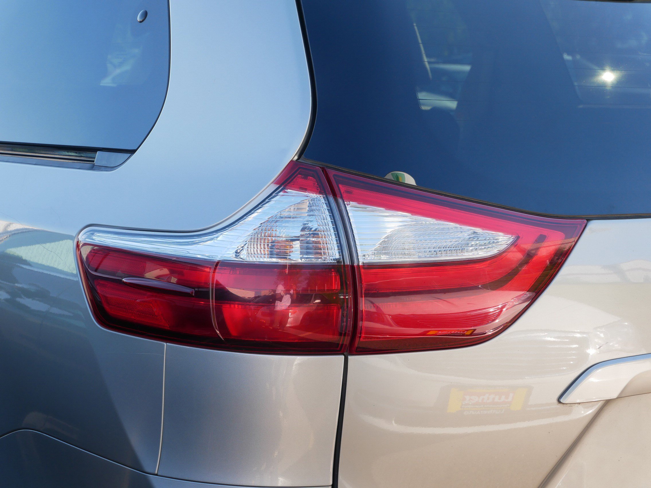 2016 Toyota Sienna XLE photo 3