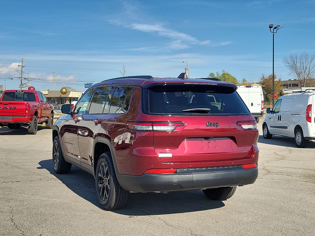 2025 Jeep Grand Cherokee Altitude X photo 4