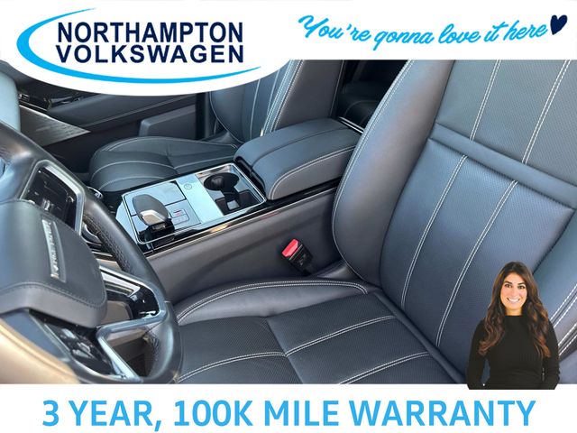 2022 Land Rover Range Rover Velar P250 R-Dynamic S photo 13