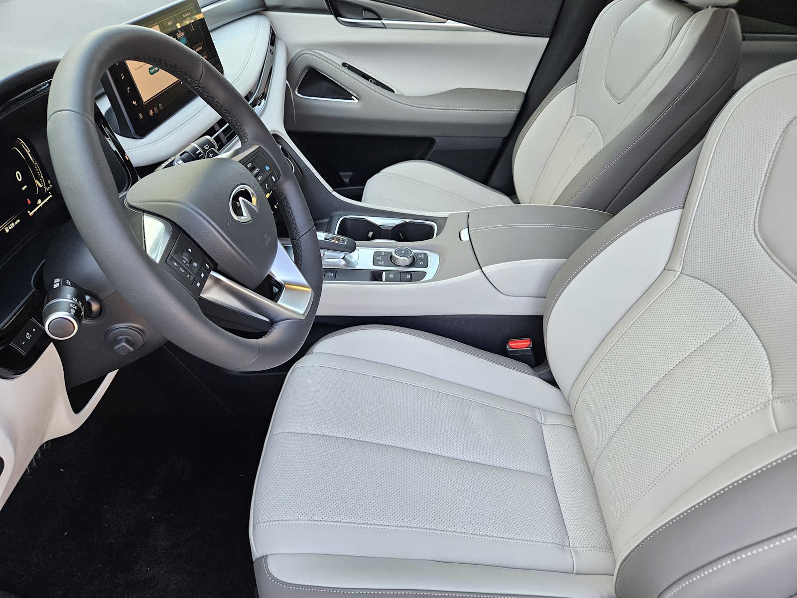 2026 Infiniti QX60 Luxe photo 8