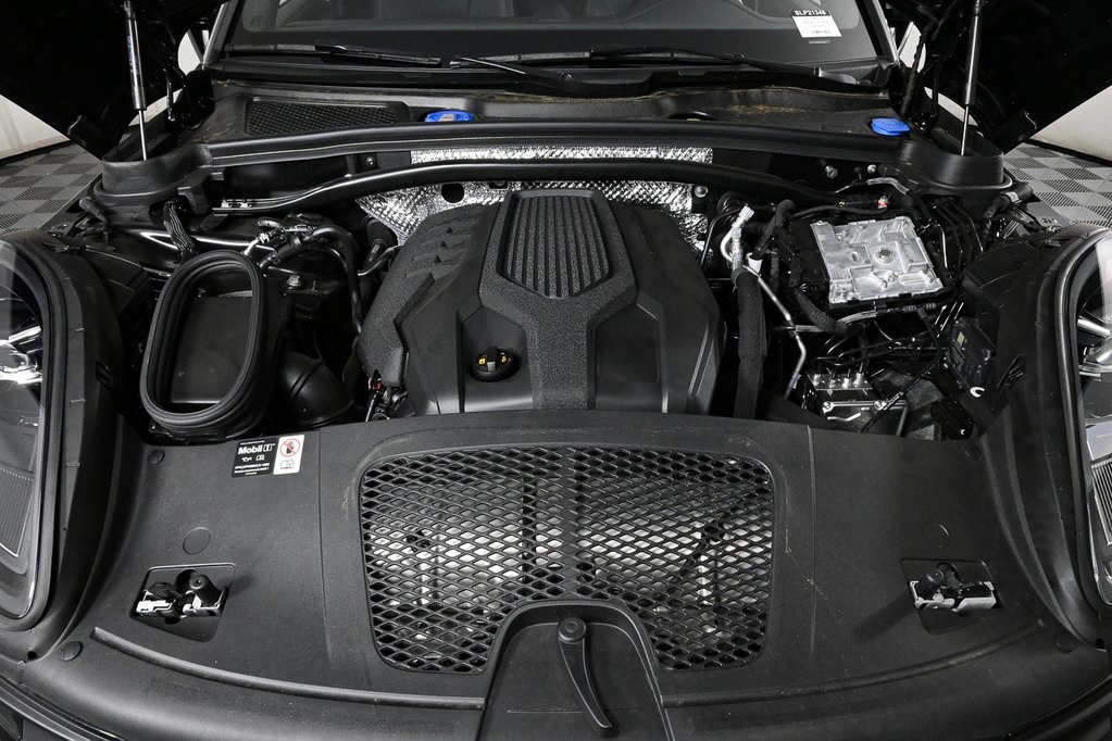 2025 Porsche Macan T photo 31