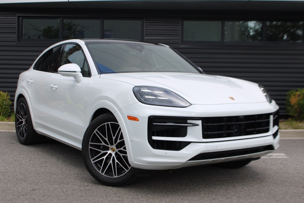 2024 Porsche Cayenne Coupe photo 9