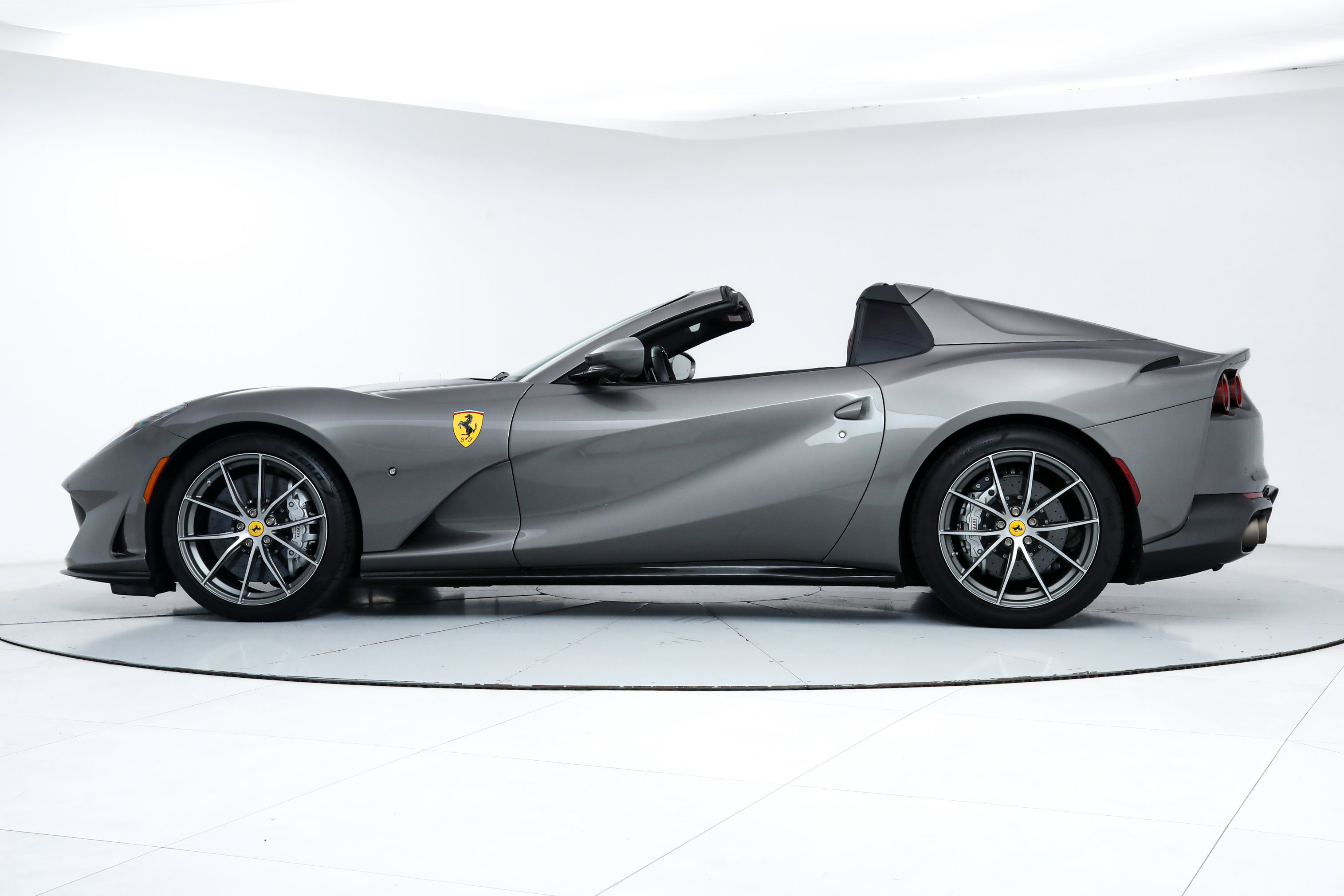 2022 Ferrari 812 GTS photo 4