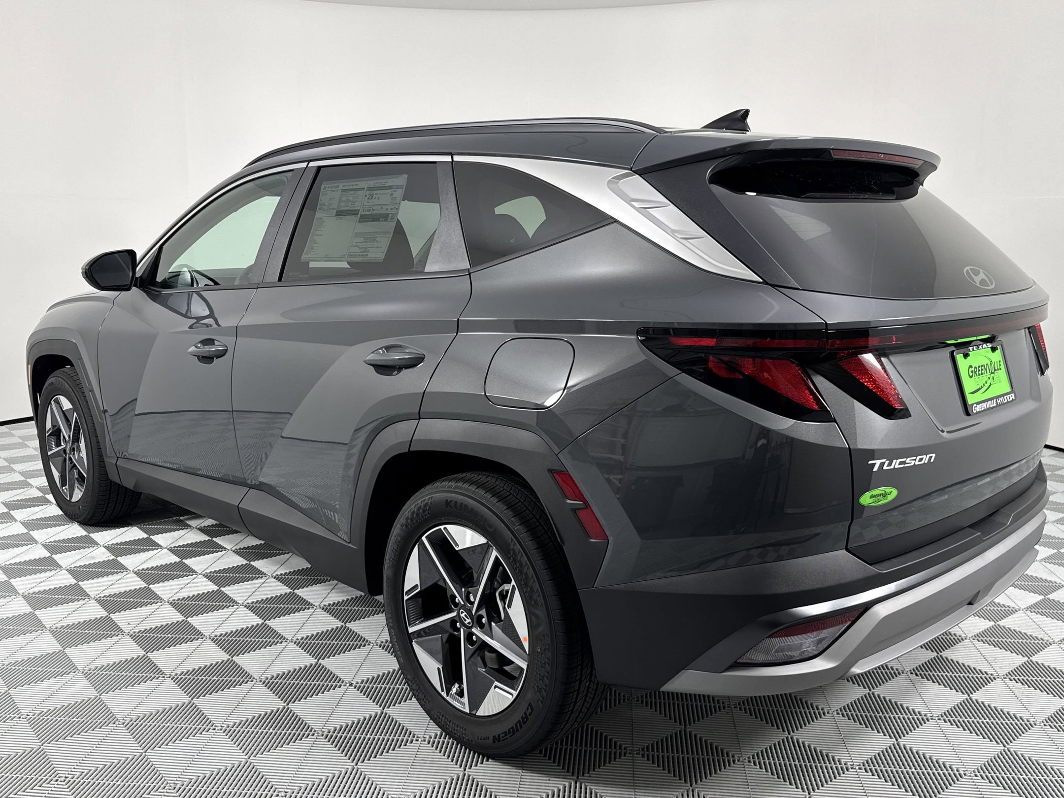 2025 Hyundai Tucson SEL photo 3