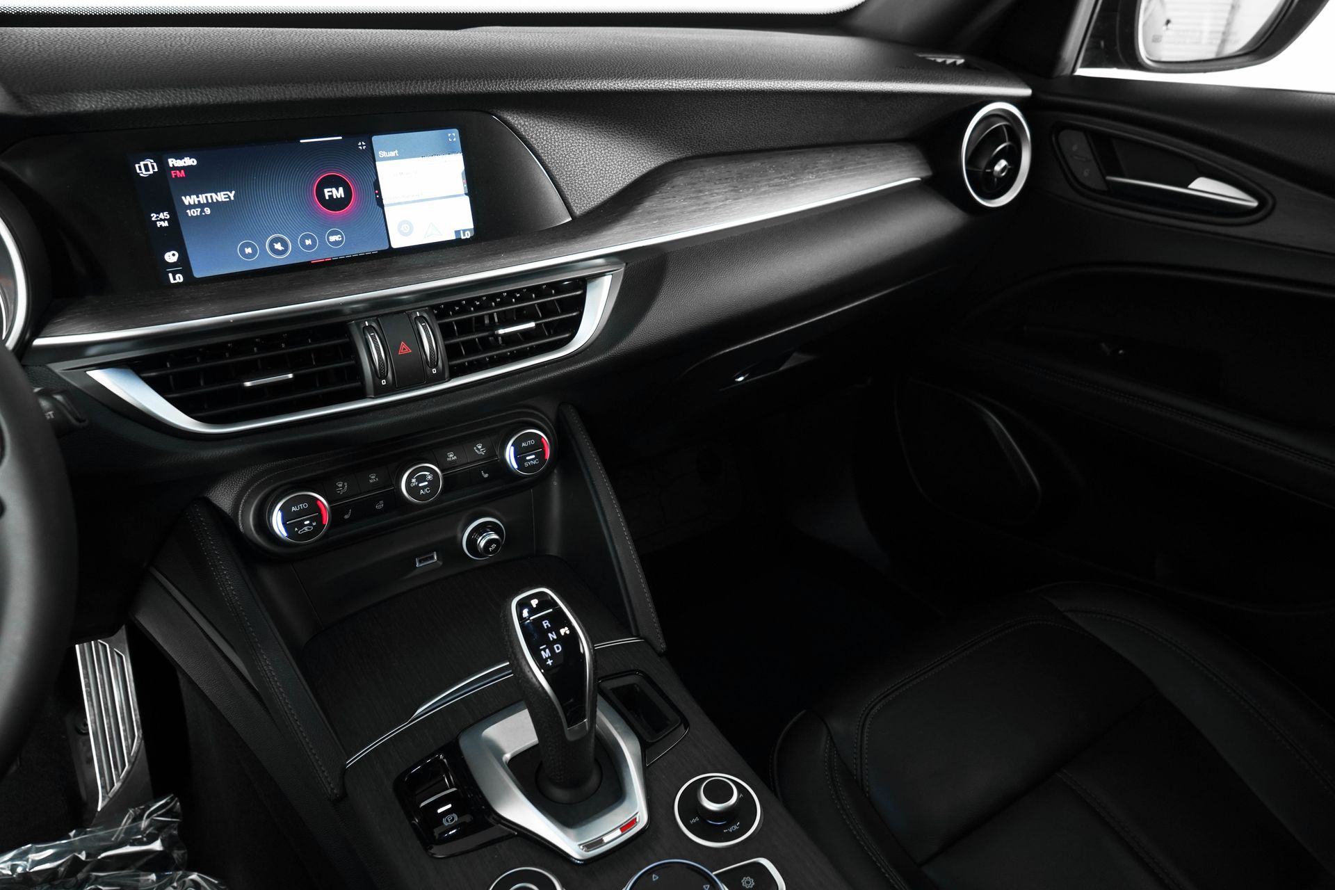 2022 Alfa Romeo Stelvio Ti photo 23