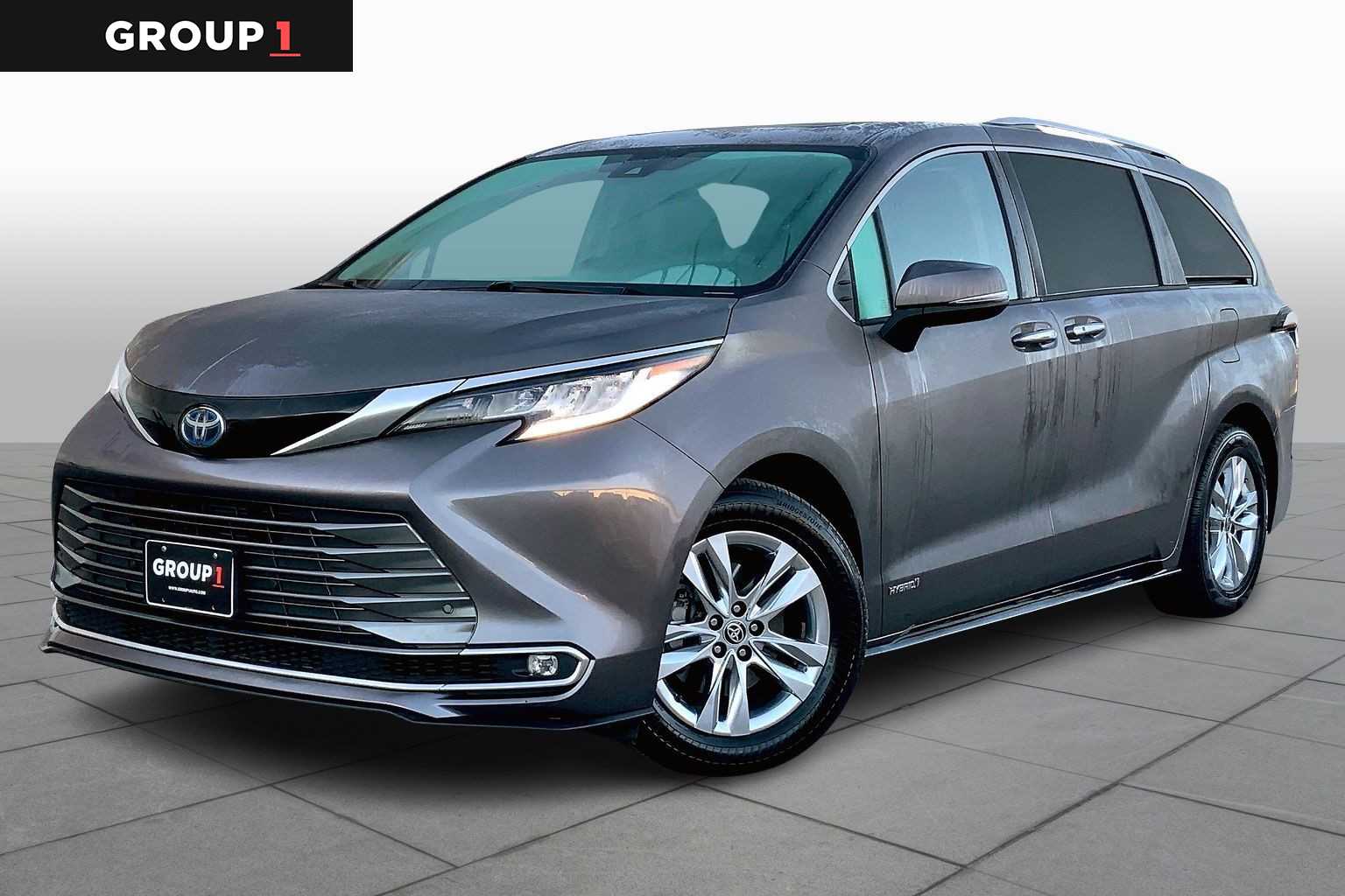 2021 Toyota Sienna Limited's photo
