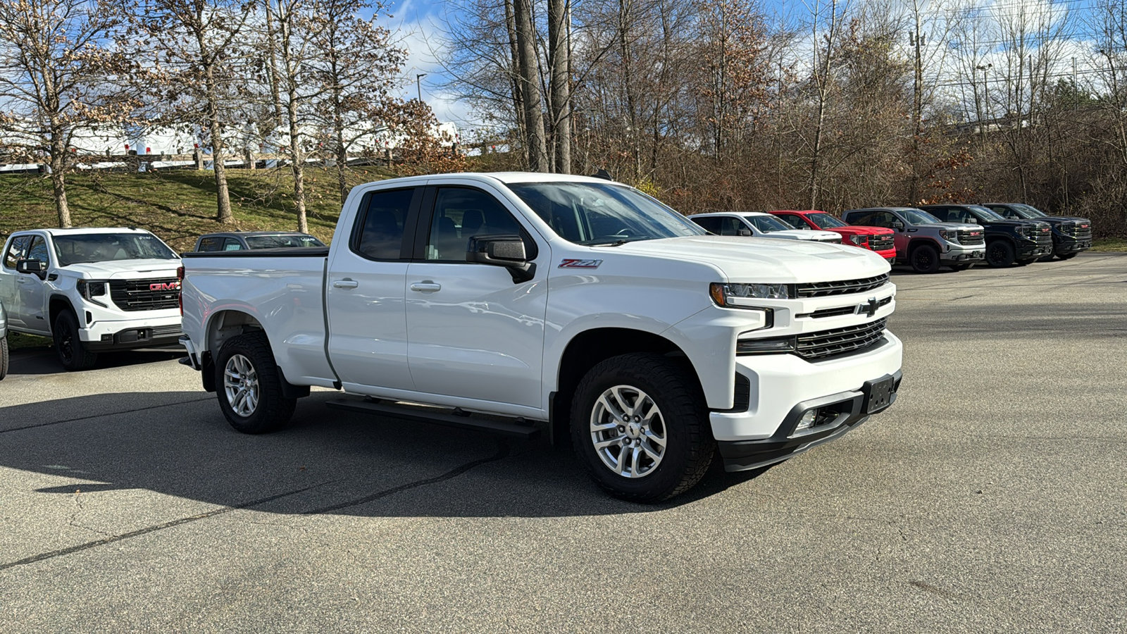 2019 Chevrolet Silverado 1500 RST photo 2
