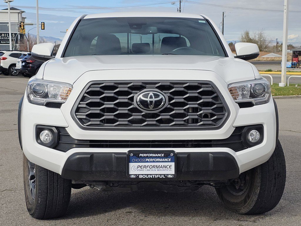2023 Toyota Tacoma TRD Off-Road photo 3