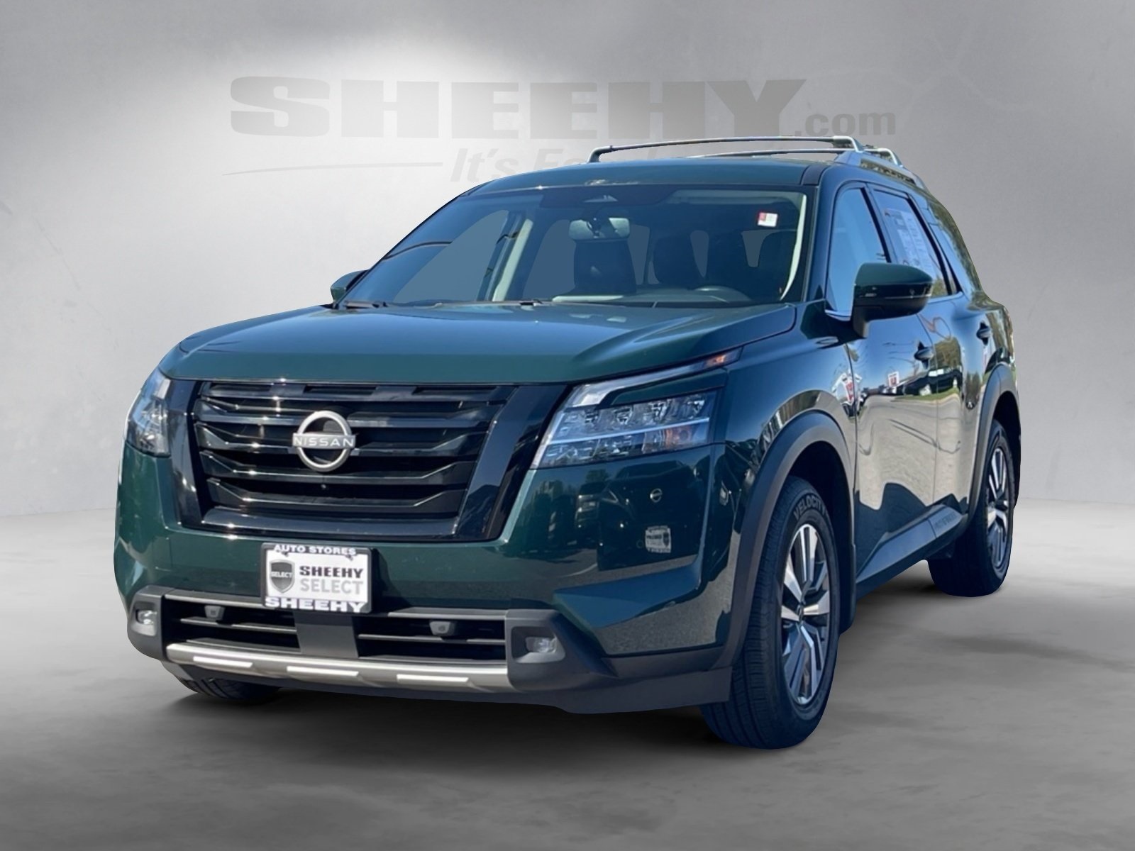 2022 Nissan Pathfinder SL photo 2
