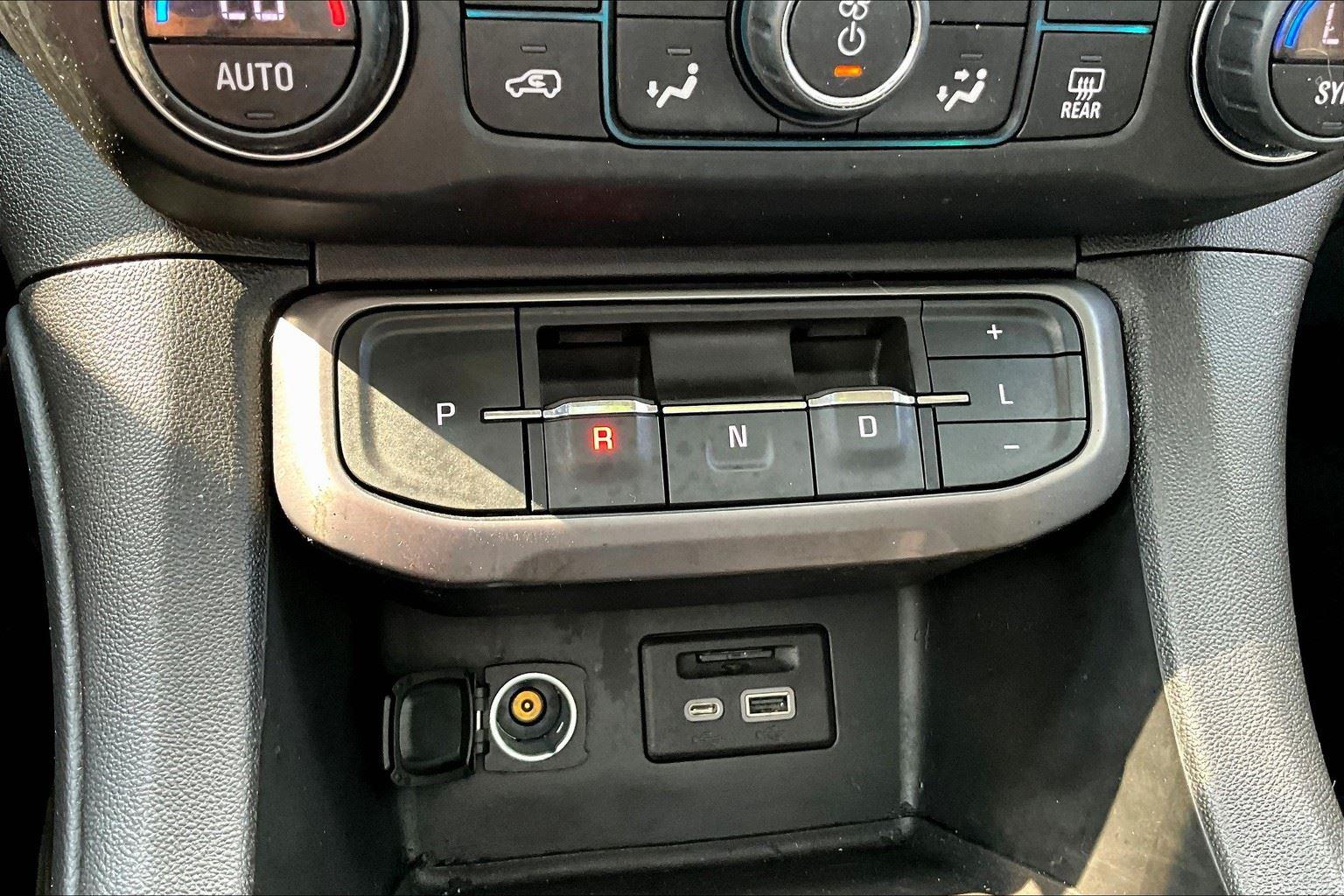 2022 Gmc Acadia AT4 photo 29