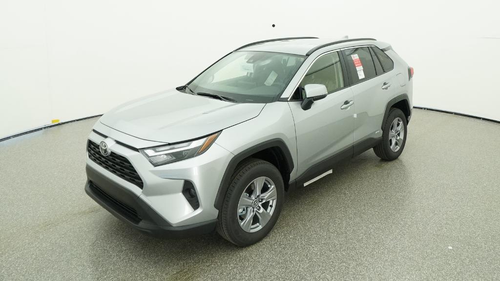 2025 Toyota RAV4 XLE's photo
