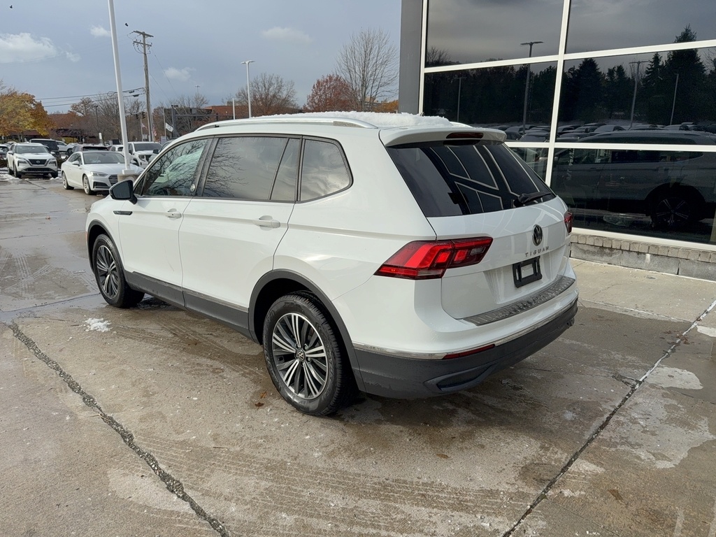 2024 Volkswagen Tiguan SE Wolfsburg Edition photo 3