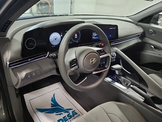 2024 Hyundai Elantra SEL photo 3