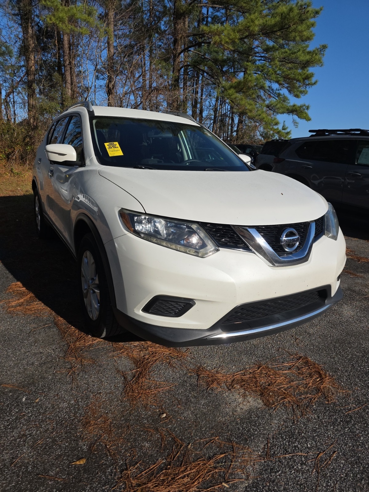 2015 Nissan Rogue SV's photo