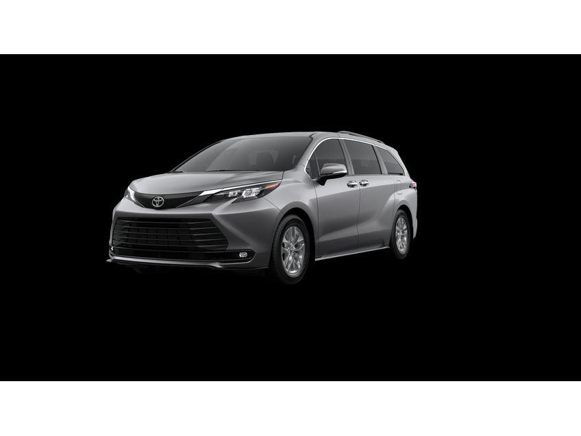2026 Toyota Sienna XLE's photo