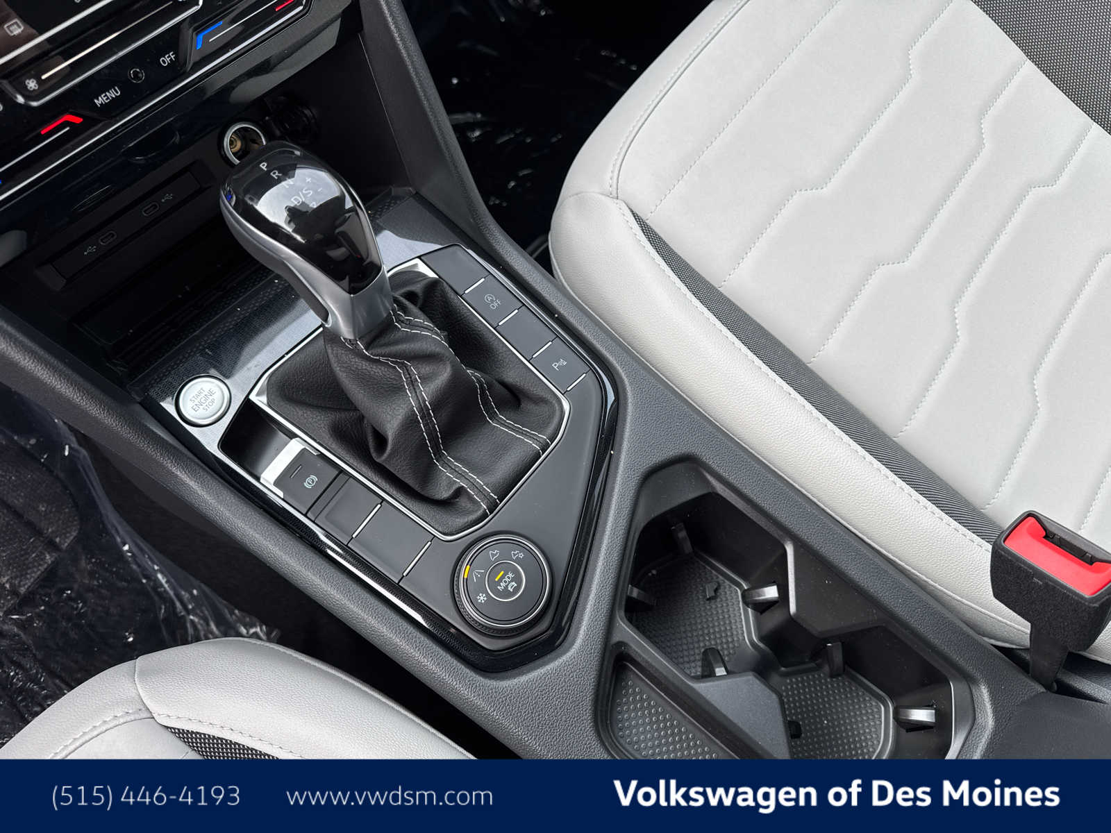 2025 Volkswagen Taos SE photo 16