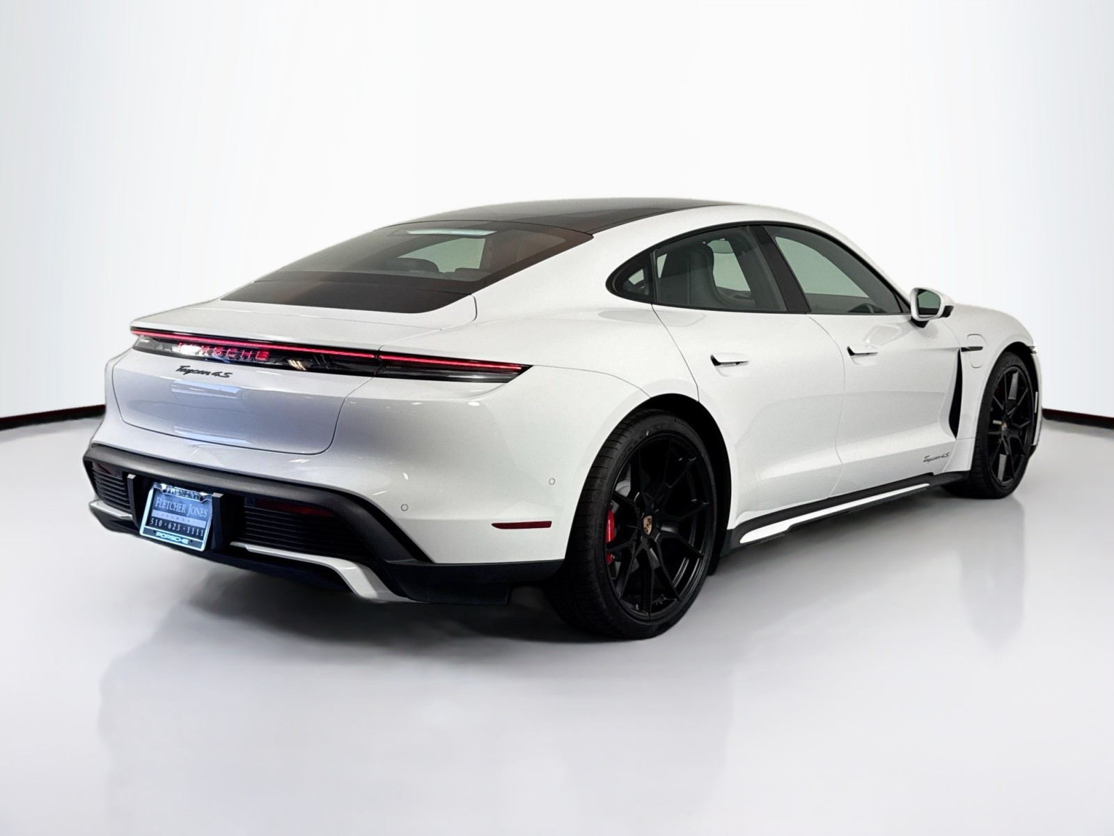 2025 Porsche Taycan 4S photo 9