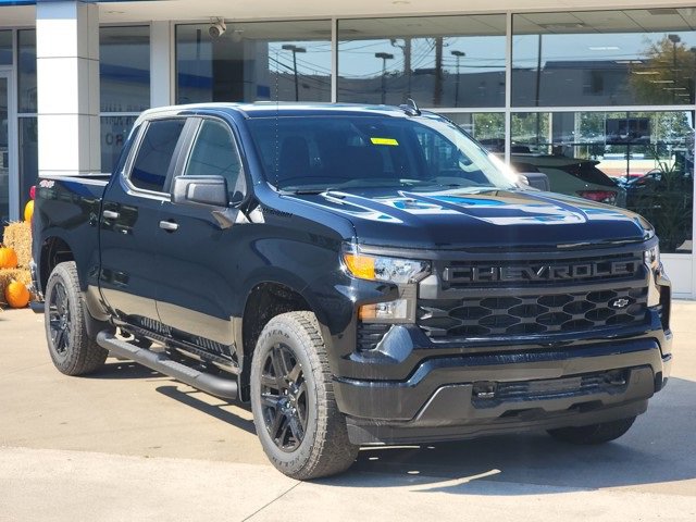 2026 Chevrolet Silverado 1500 Custom photo 2