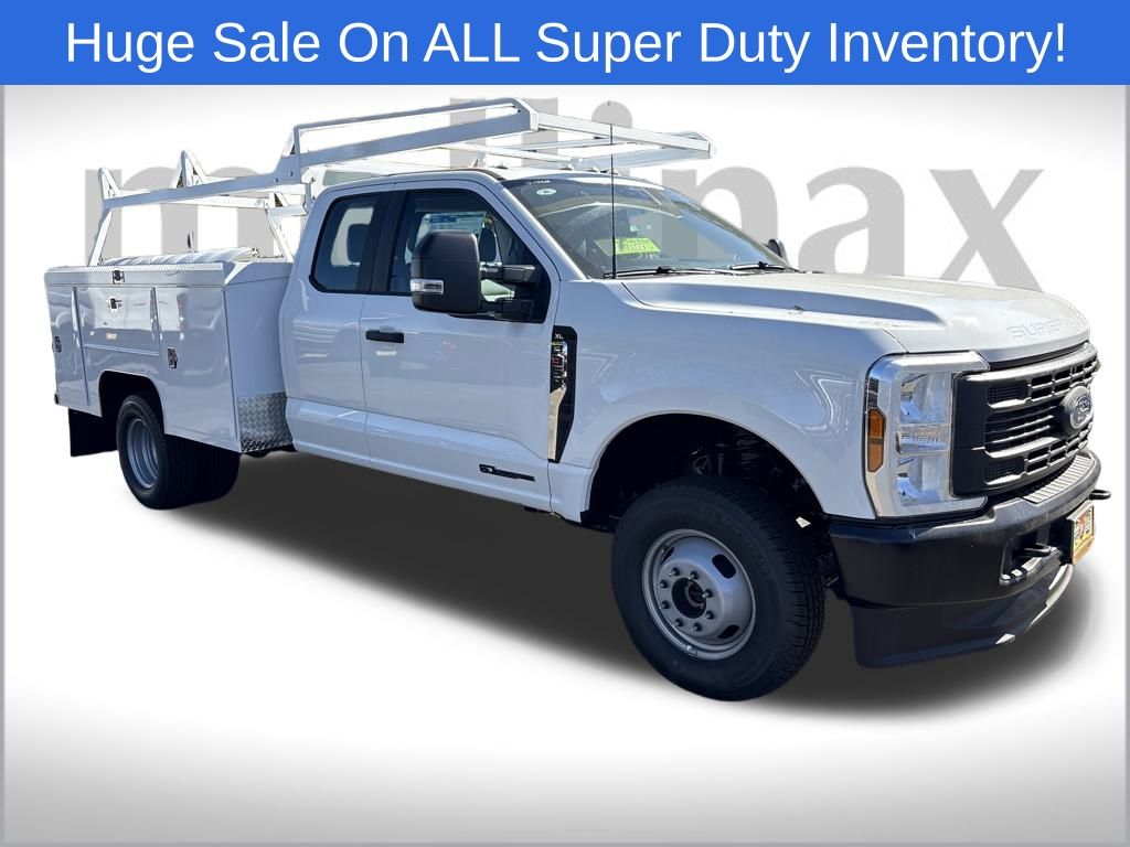 2024 Ford F-350 Super Duty Chassis Cab XL's photo