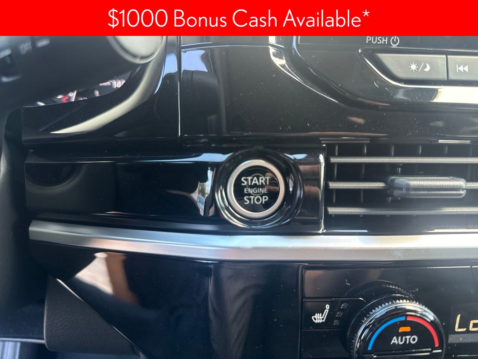 New 2024 Nissan Pathfinder SV 4D Sport Utility in New Port Richey 