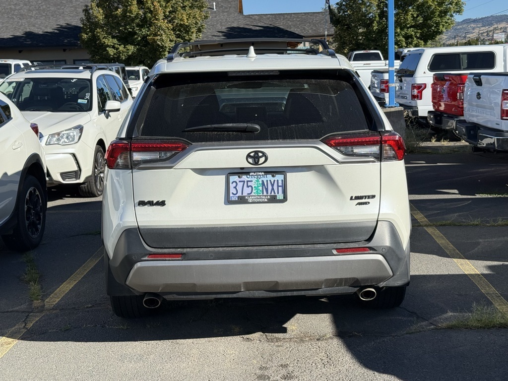 2022 Toyota RAV4 Limited photo 3