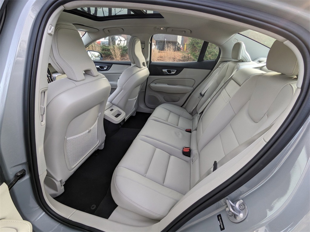 2024 Volvo S60 B5 Core photo 6