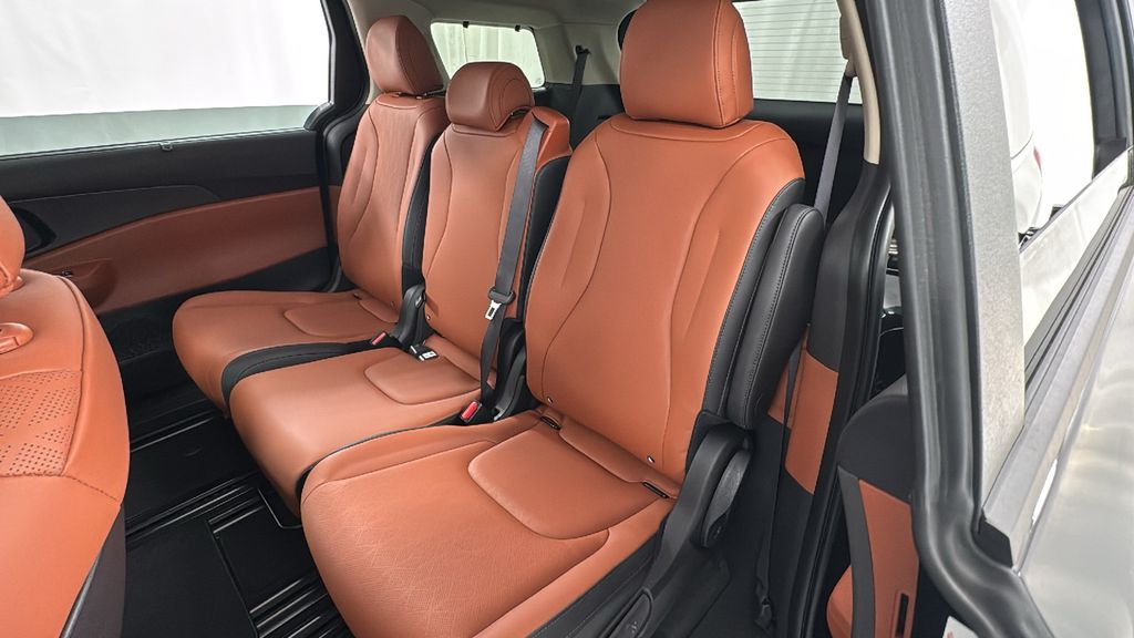 2026 Kia Carnival EX photo 11