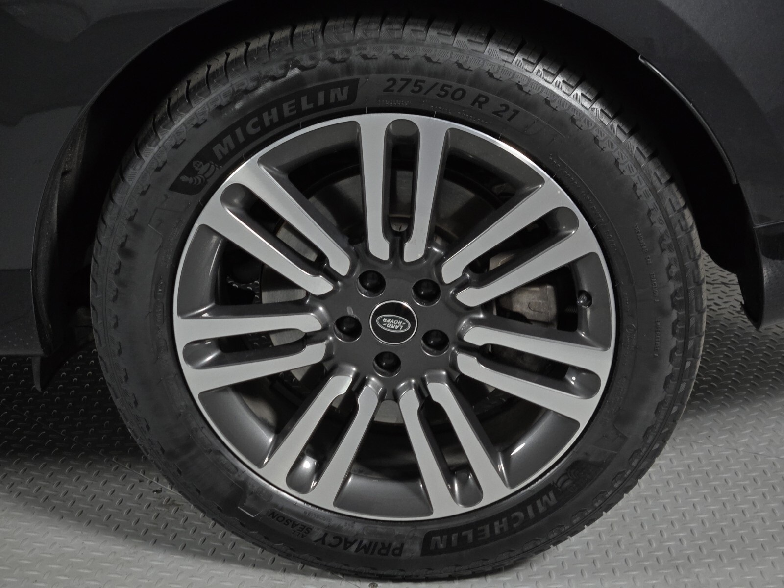 2023 Land Rover Range Rover SE photo 7